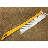 Long bee brush - plastic handle